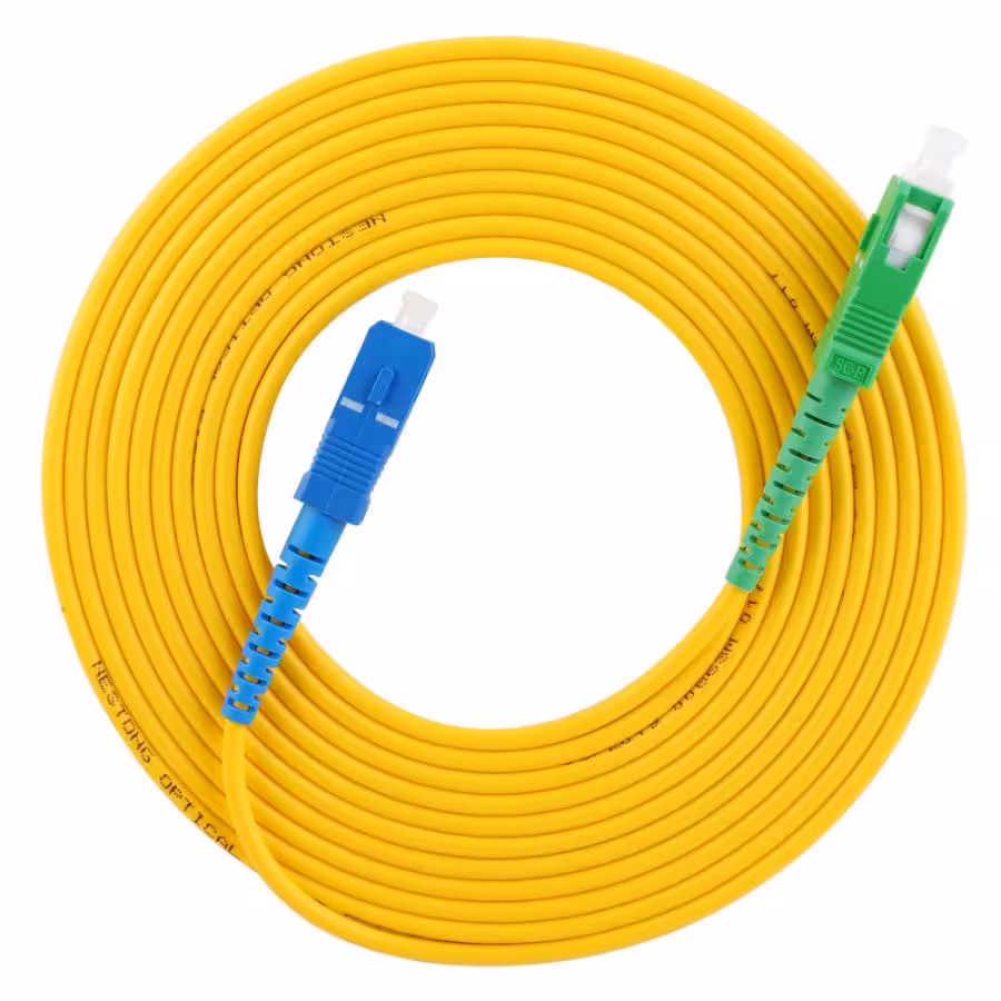 Patch cord SC/UPC към SC/APC 5 m, OS2 9/125 μm, LSZH, simplex Оптичен patch cord SC/UPC към SC/APC 5 m, едномодов OS2 9/125 μm, жълт кабел със син и зелен конектор за шкаф и FTTH