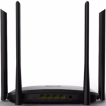 Hikvision DS-3WR12GC двубандов Wi-Fi 5 рутер с 4 външни антени 5 dBi и гигабитови портове, подходящ за дом и офис